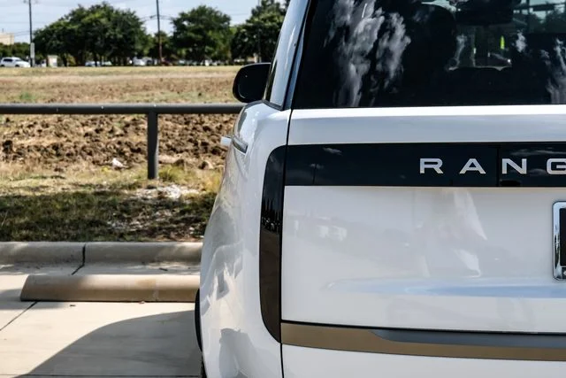 New 2026 Fuji White Land Rover SE image 62