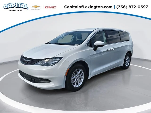 2023 Chrysler Voyager