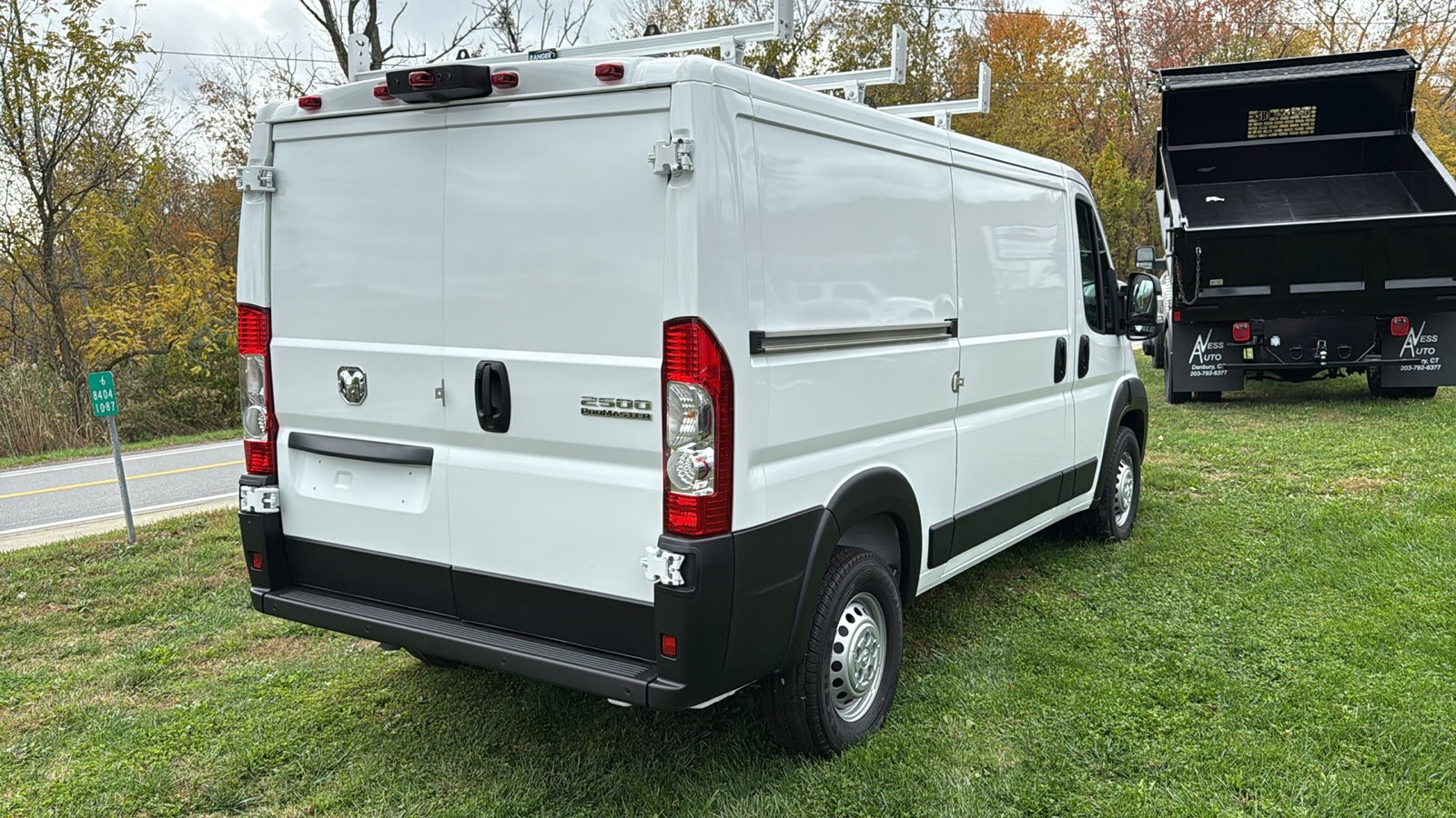 2025 Ram ProMaster 2500 Tradesman photo 2