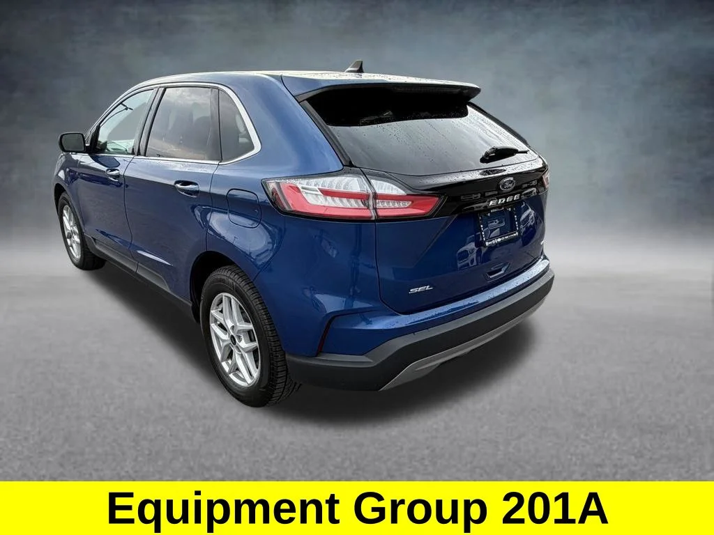 Used 2024 Blue Ford SEL image 3