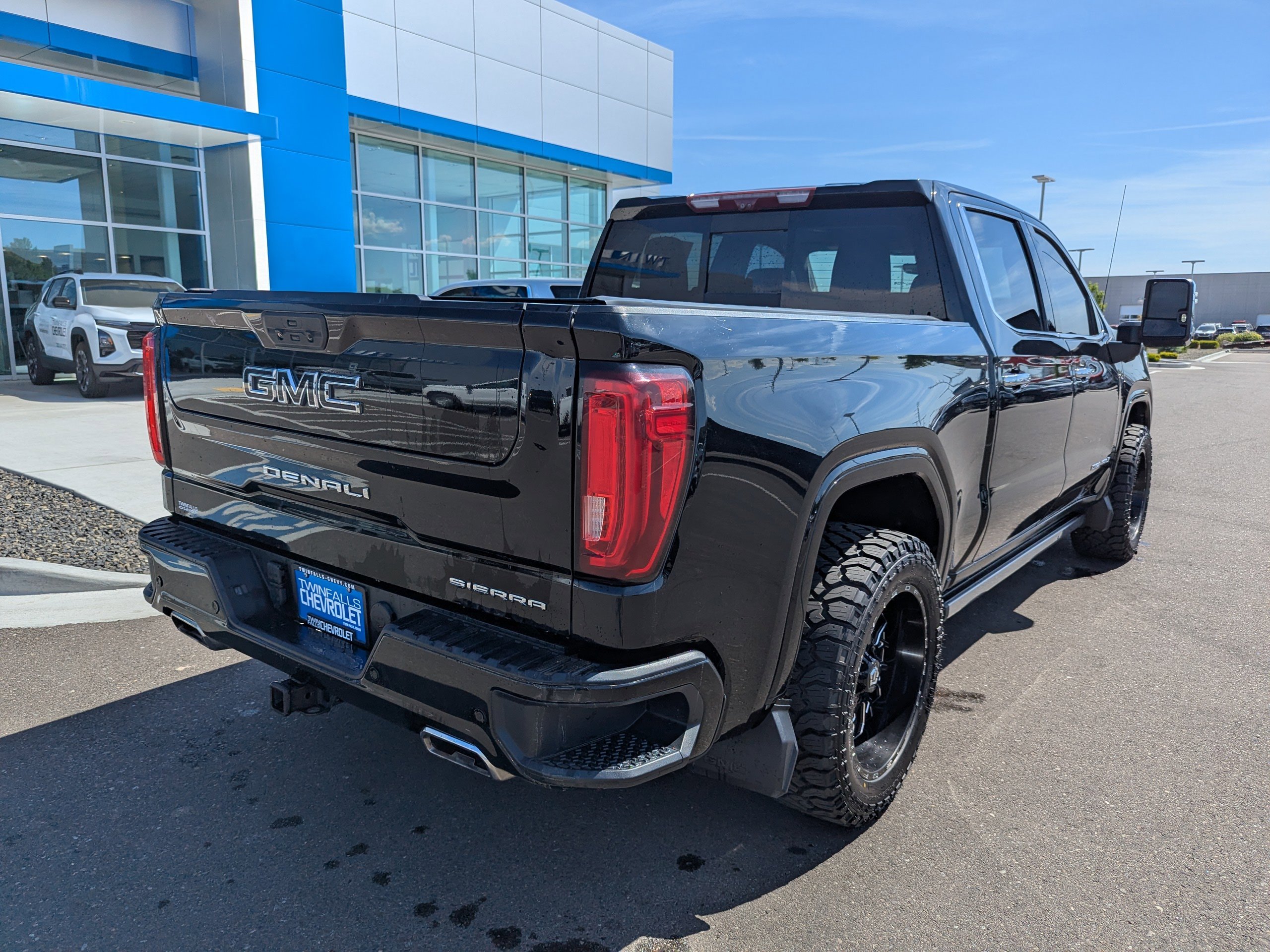 Used 2021 Black GMC Denali image 40