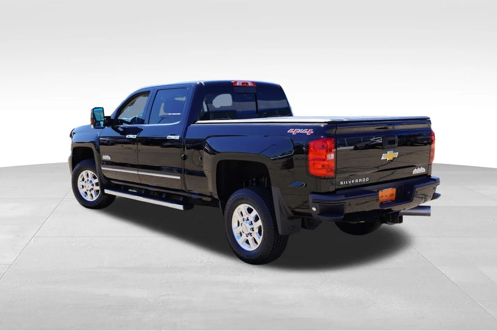 Used 2015 Black Chevrolet High Country image 7
