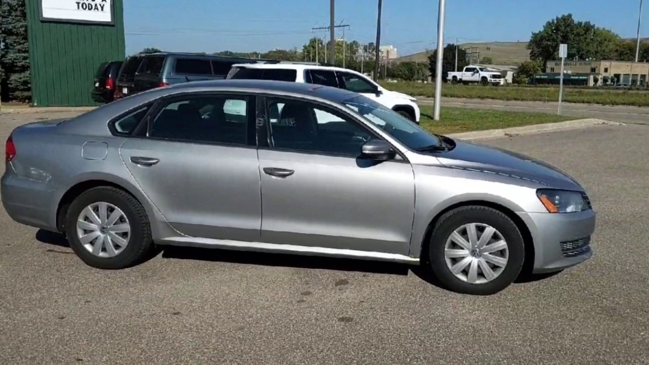 2013 Volkswagen Passat SE photo 2