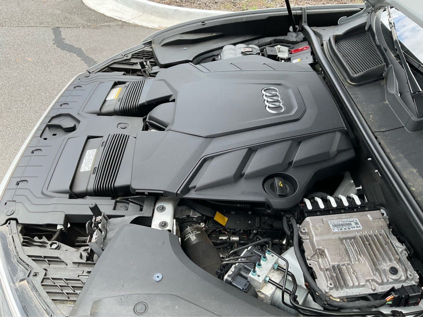 Used 2025  Audi Premium Plus image 32