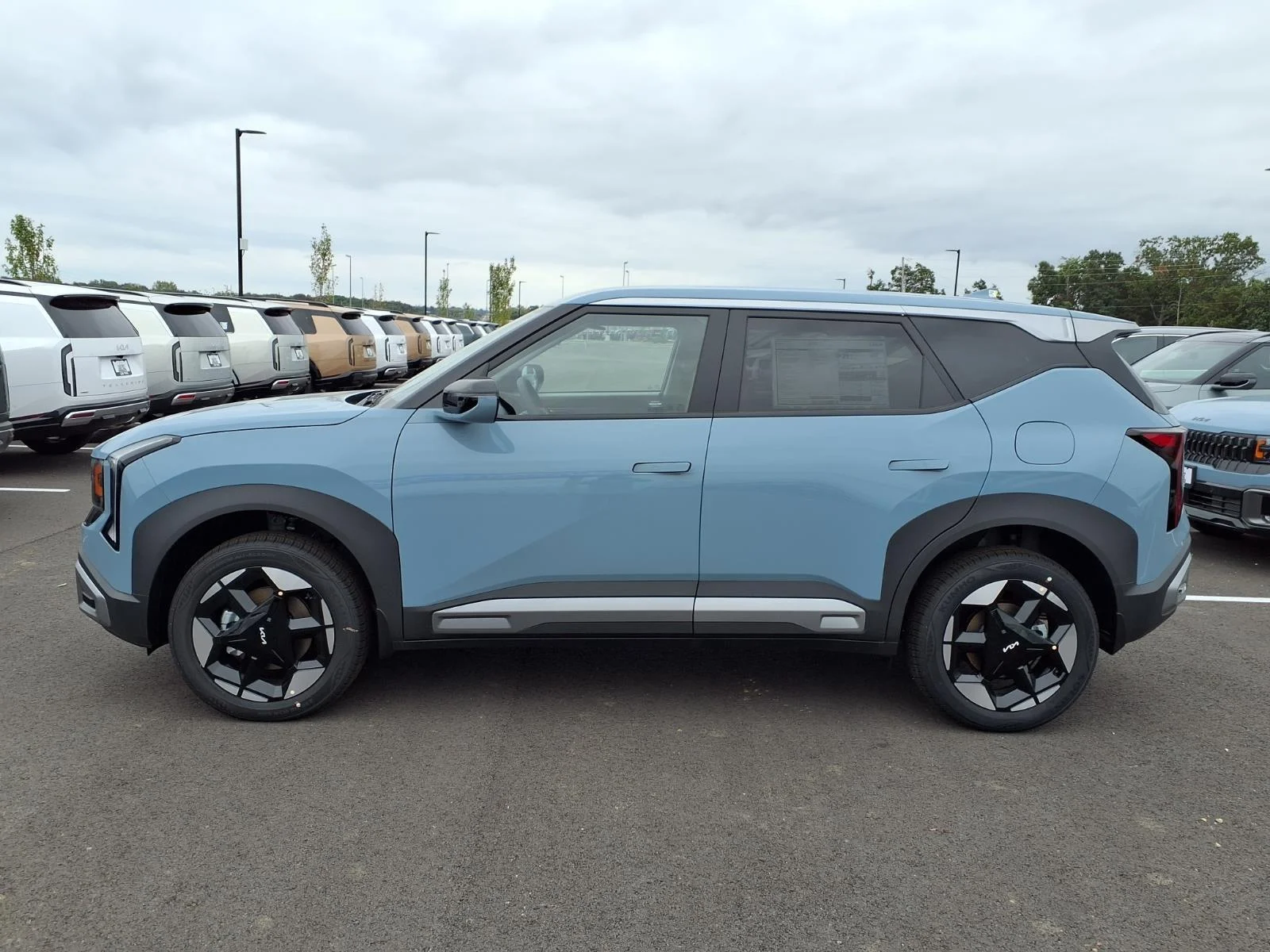 New 2027 Frost Blue Kia S image 16