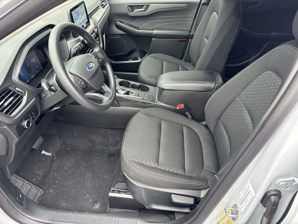 New 2026 Silver Ford Active image 9