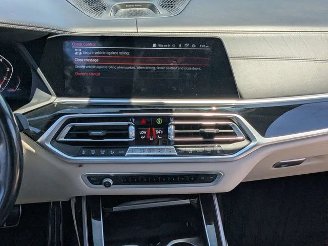 Used 2021 White BMW M50i image 16