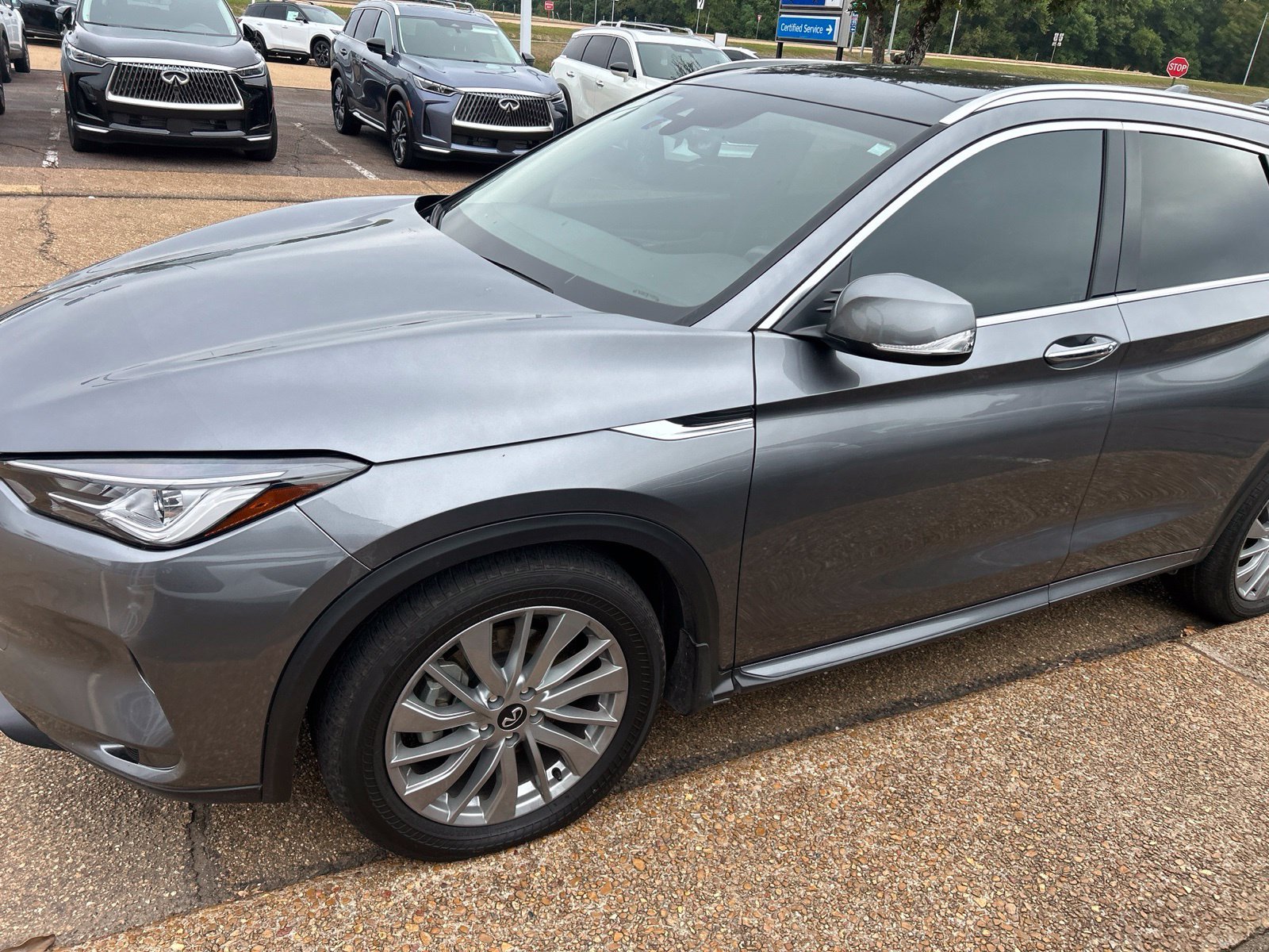 Used 2023 Gray INFINITI LUXE image 3