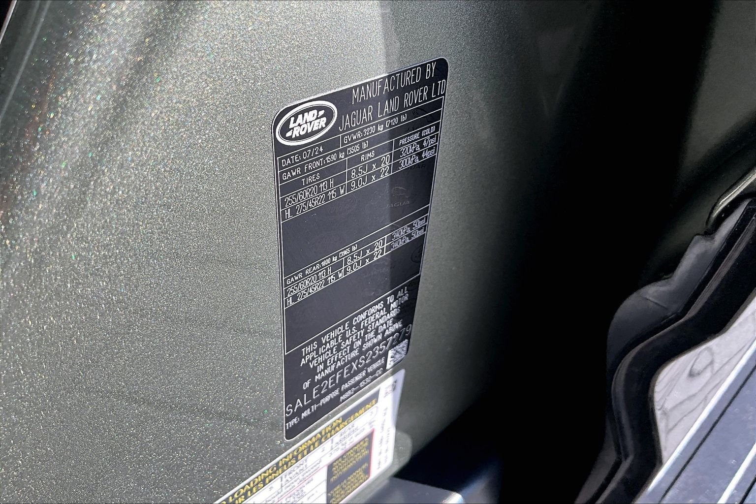 Used 2025 Green Land Rover X-Dynamic SE image 35