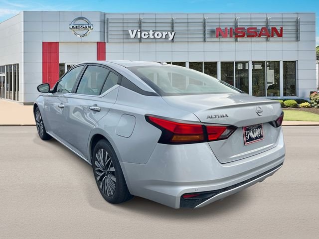 Certified Used 2024 Silver Nissan 2.5 SV image 3