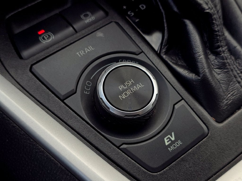 Used 2021  Toyota XLE image 35