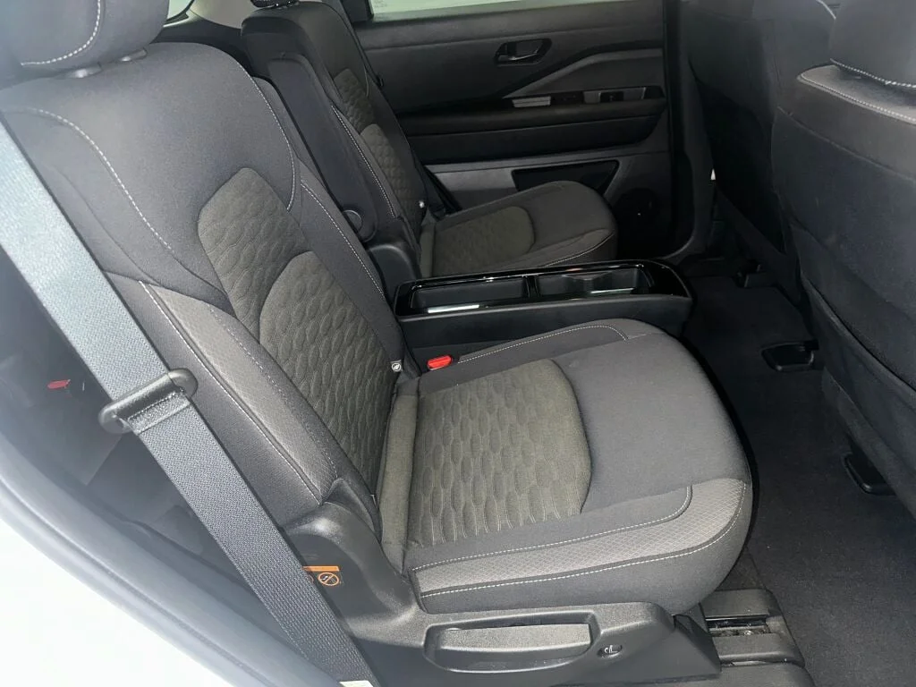 2023 Nissan Pathfinder SV - Photo 31