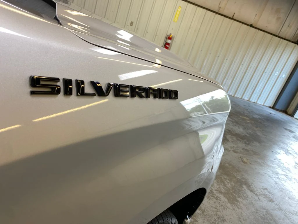 Used 2022 Silver Chevrolet Custom image 15