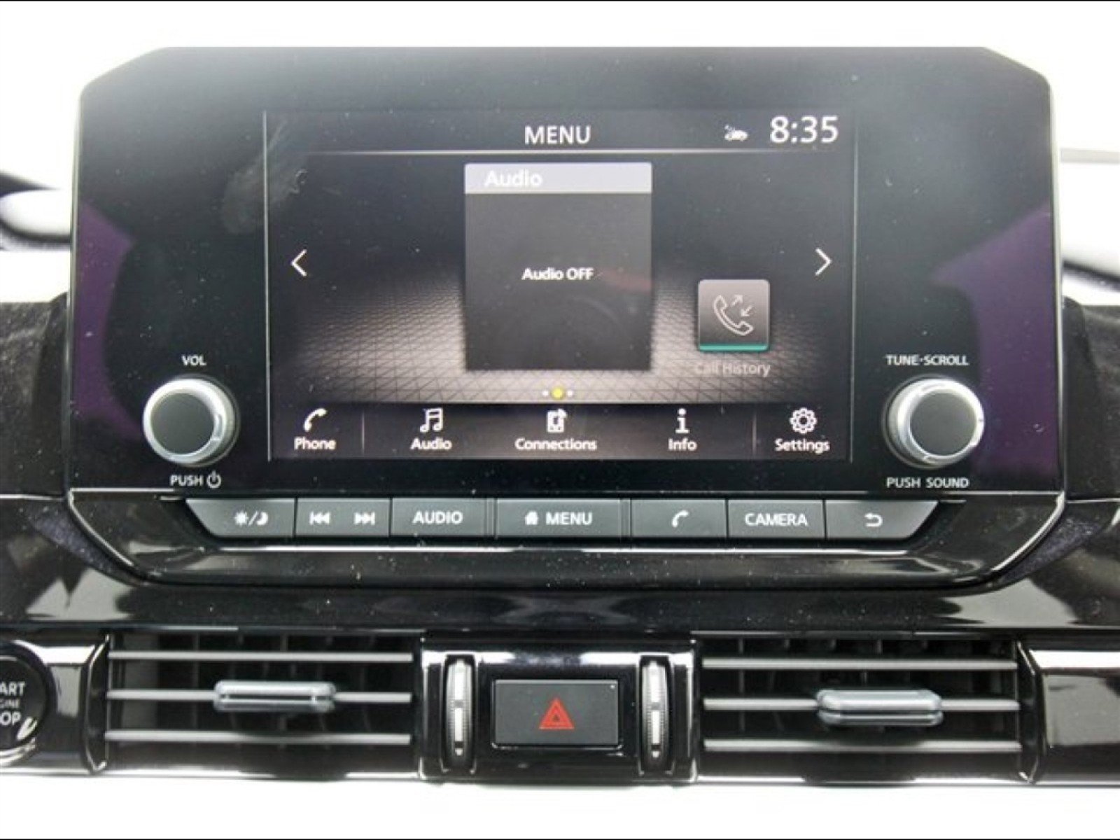 2025 Nissan Pathfinder SV - Photo 14