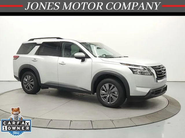 Used 2025 Silver Nissan SV image 1