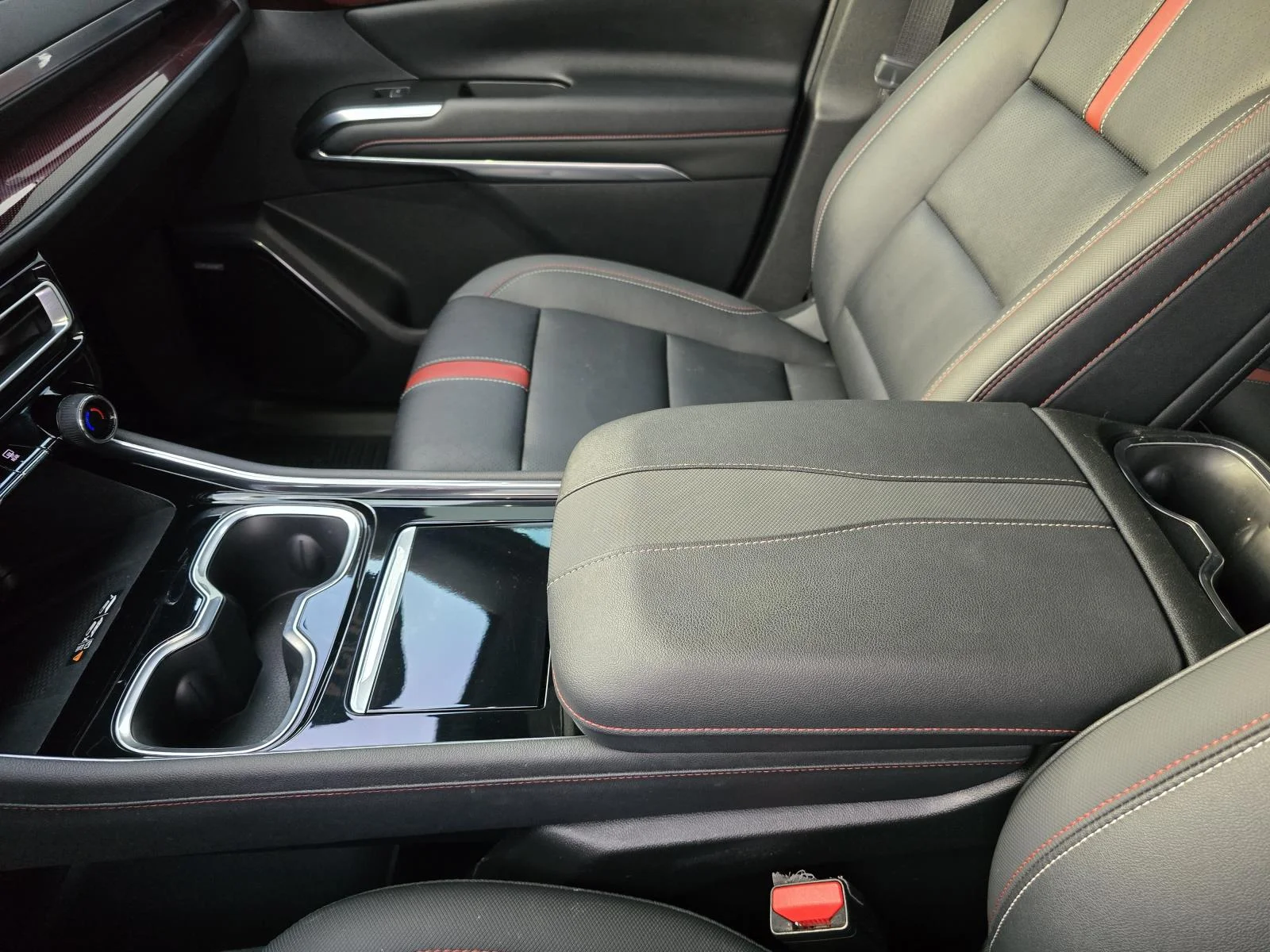 Used 2024 Mosaic Black Metallic Chevrolet RS image 20