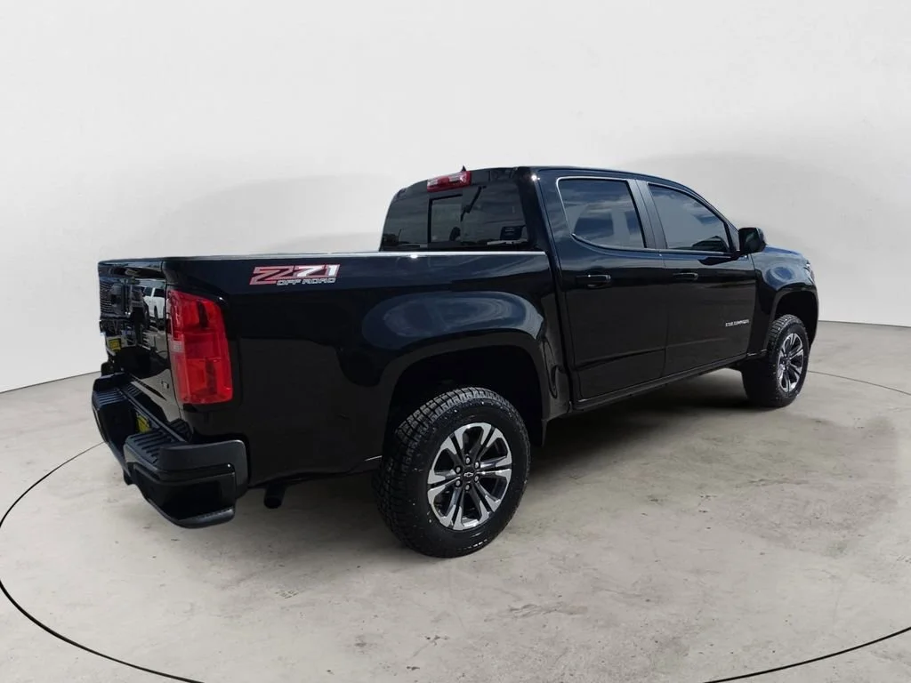 Used 2022 Black Chevrolet Z71 image 5