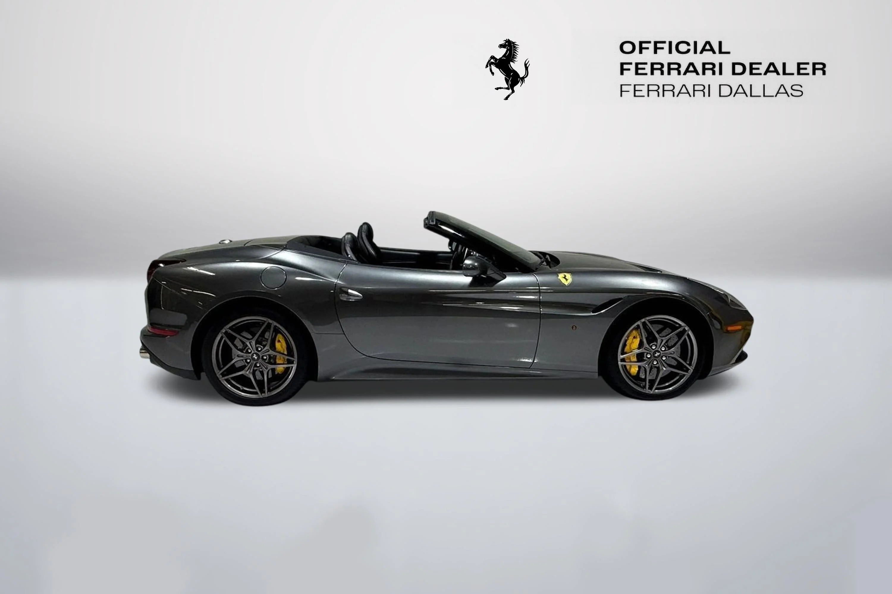 Used 2015 Grigio Silverstone Ferrari T image 4
