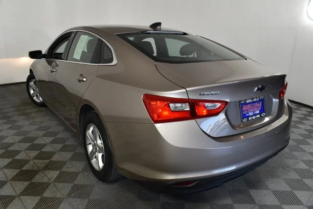 Used 2022 Gray Chevrolet LS image 9