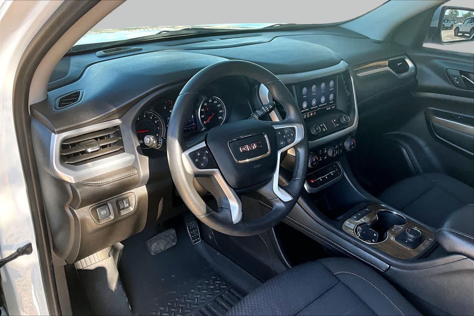 Used 2022 Summit White GMC SLE image 18