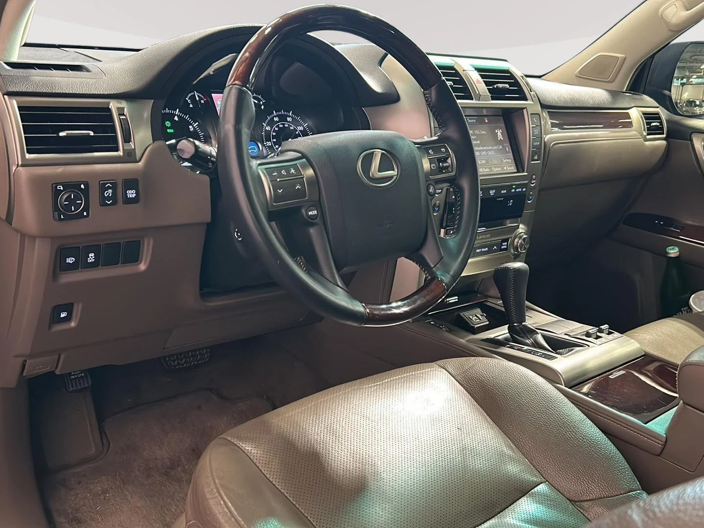 Used 2015 Black Onyx Lexus Premium image 4