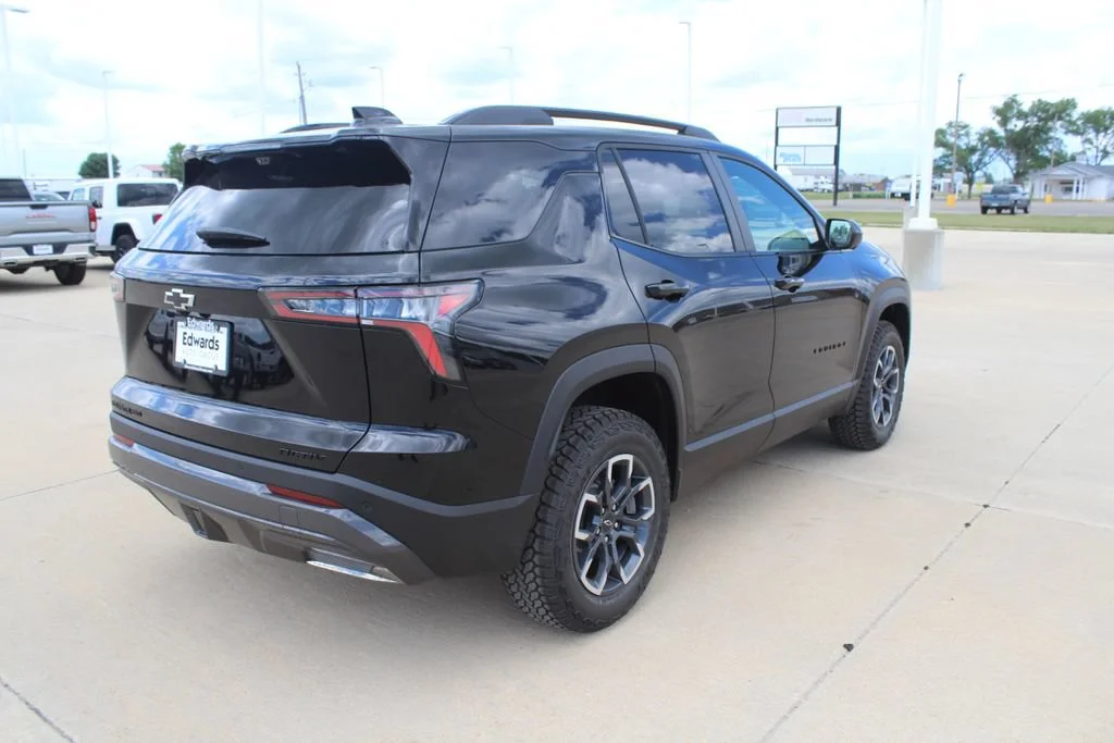 New 2026 Mosaic Black Metallic Chevrolet ACTIV image 3