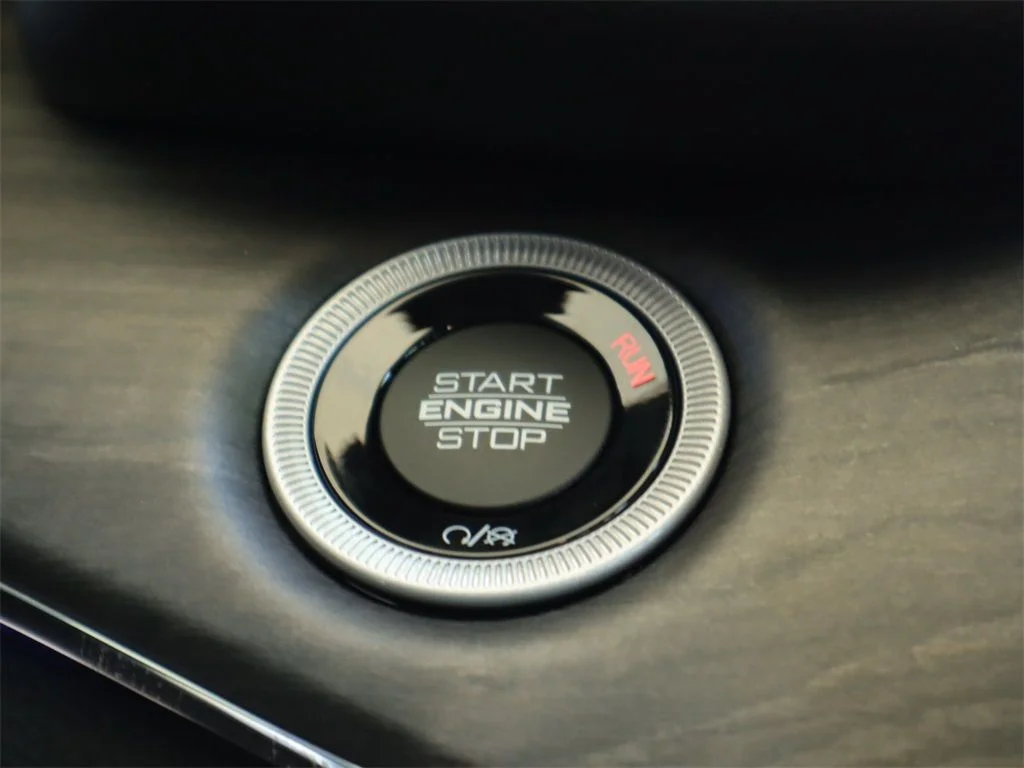 2023 Jeep Grand Cherokee Overland - Photo 17