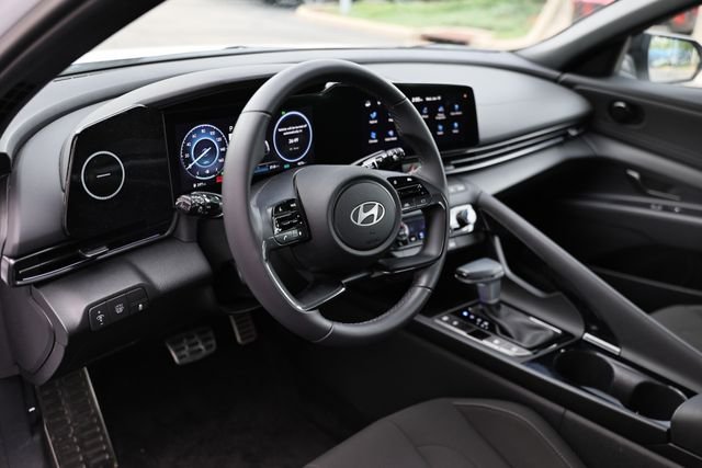 Certified Used 2025 Serenity White Hyundai SEL Sport image 18