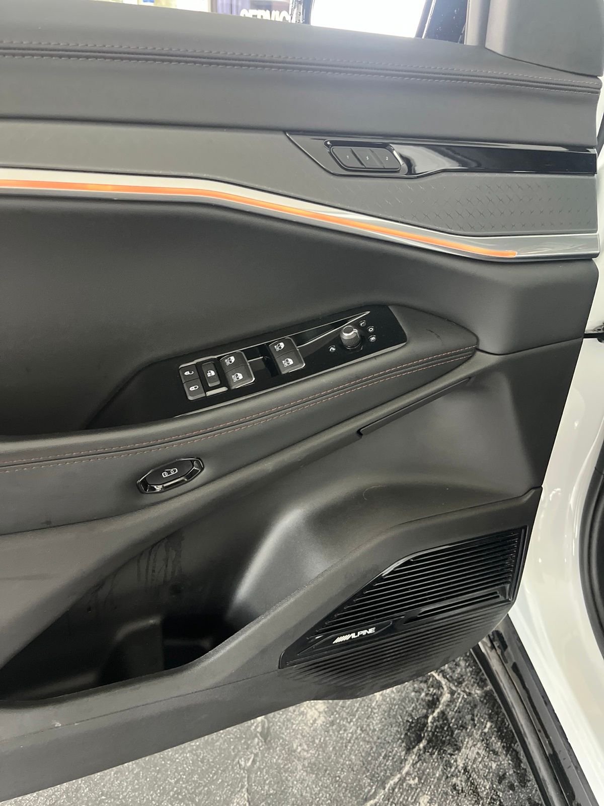 Used 2025 White Jeep Limited image 15