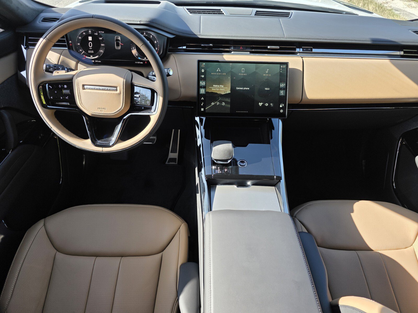 New 2026 Fuji White LAND ROVER Autobiography image 4