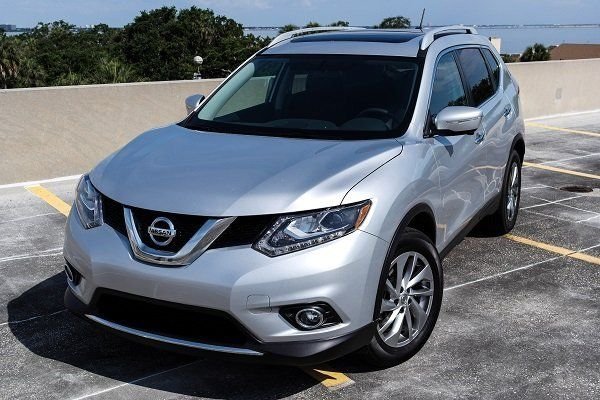Used 2014 Silver Nissan SL image 3