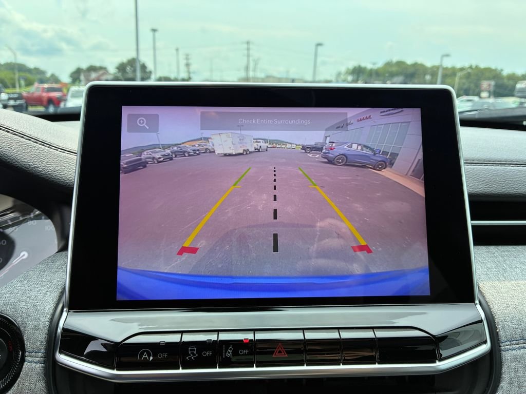 Used 2024 Blue Jeep Latitude image 14