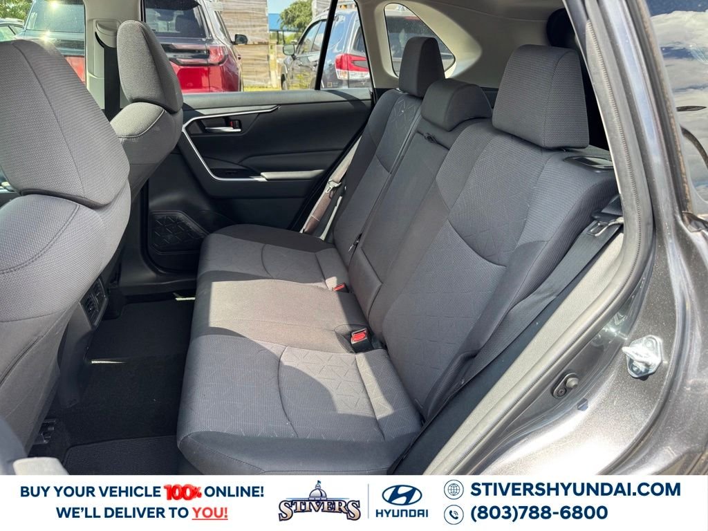 2021 Toyota RAV4 XLE - Photo 24