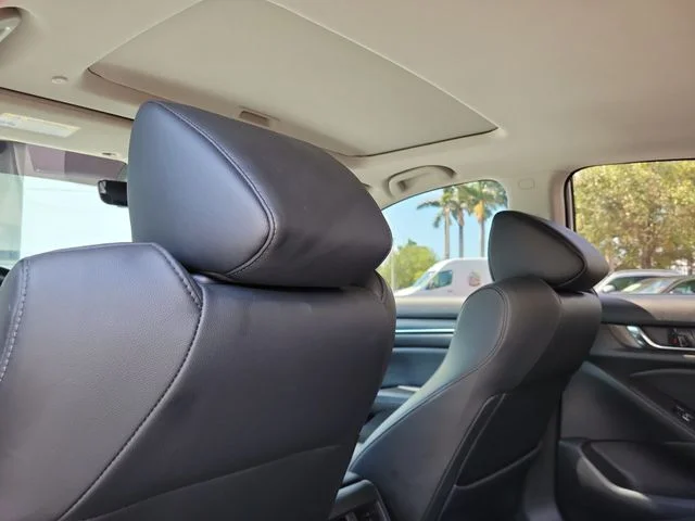 Used 2022 Silver Honda EX-L image 12