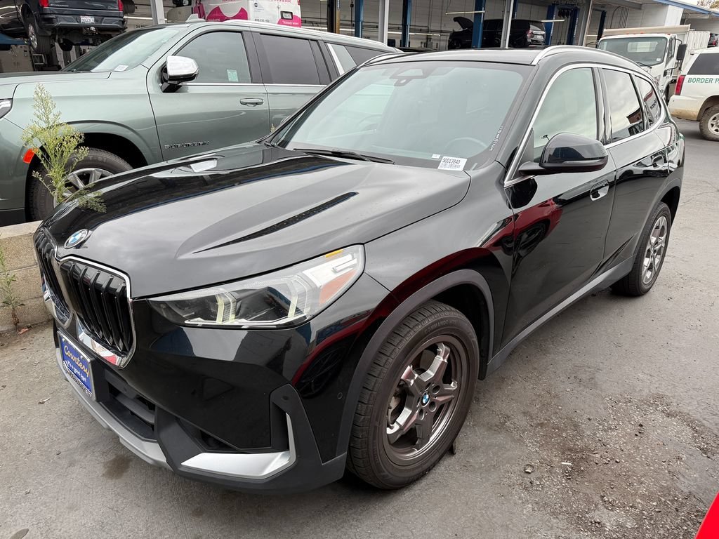 Used 2023 Black BMW xDrive28i image 2