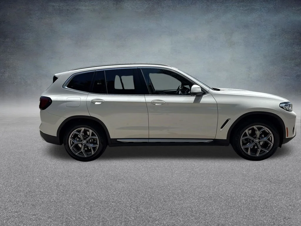 Used 2024 White BMW xDrive30i image 7