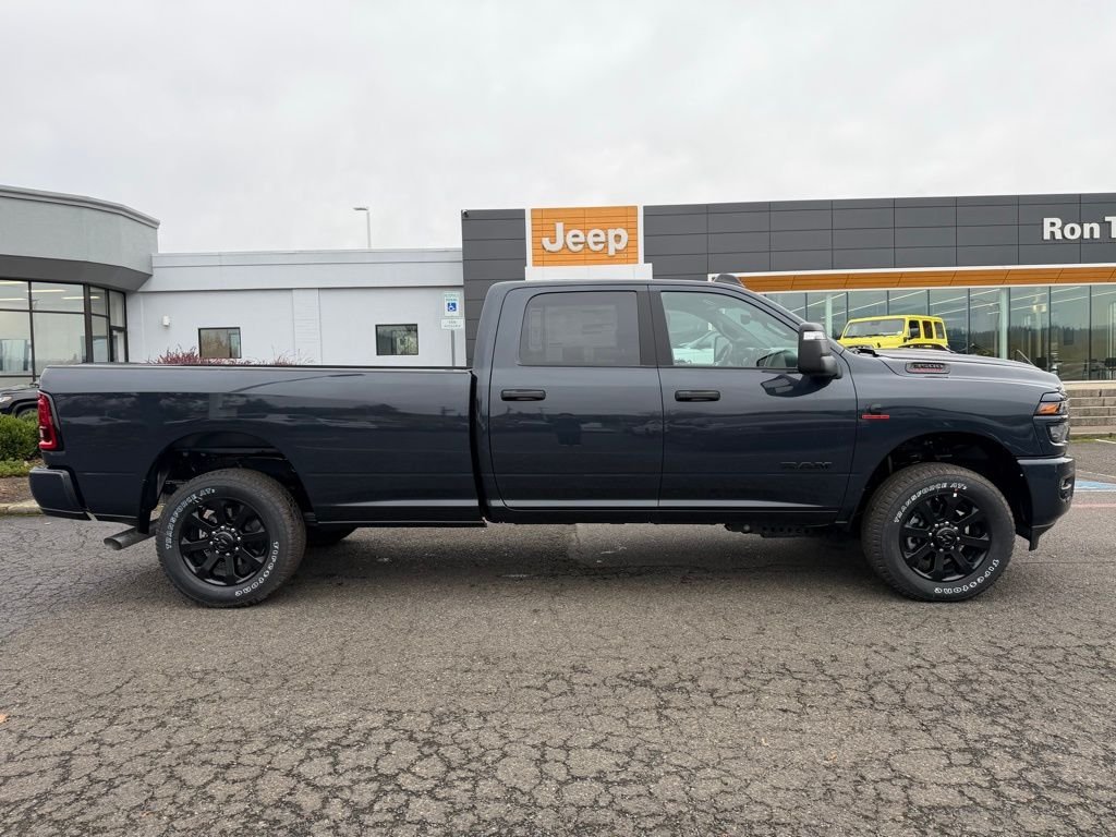 2026 RAM 3500 Big Horn - Photo 9