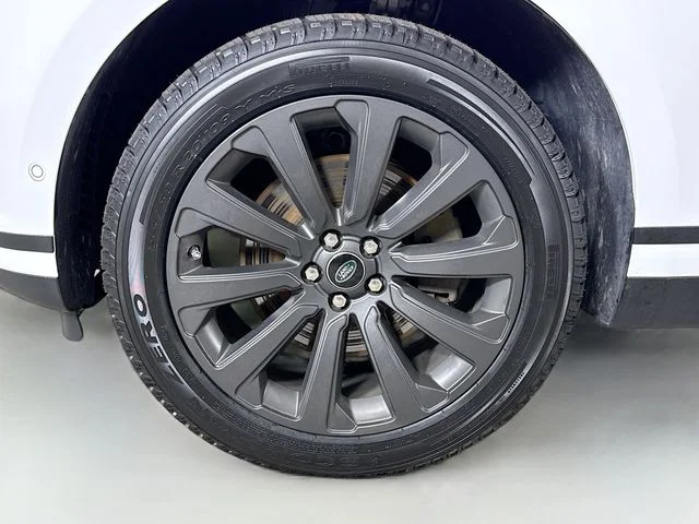 Used 2021  Land Rover S image 32