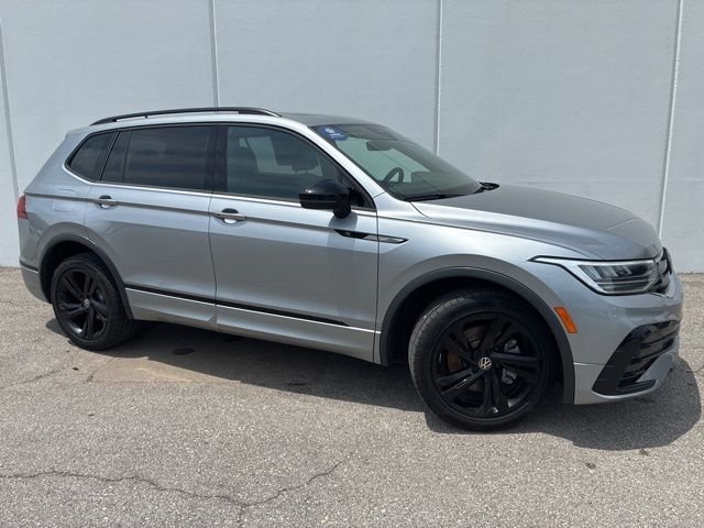 Certified 2024 Volkswagen Tiguan SE R-LINE BLACK with VIN 3VV8B7AX6RM005989 for sale in Kansas City