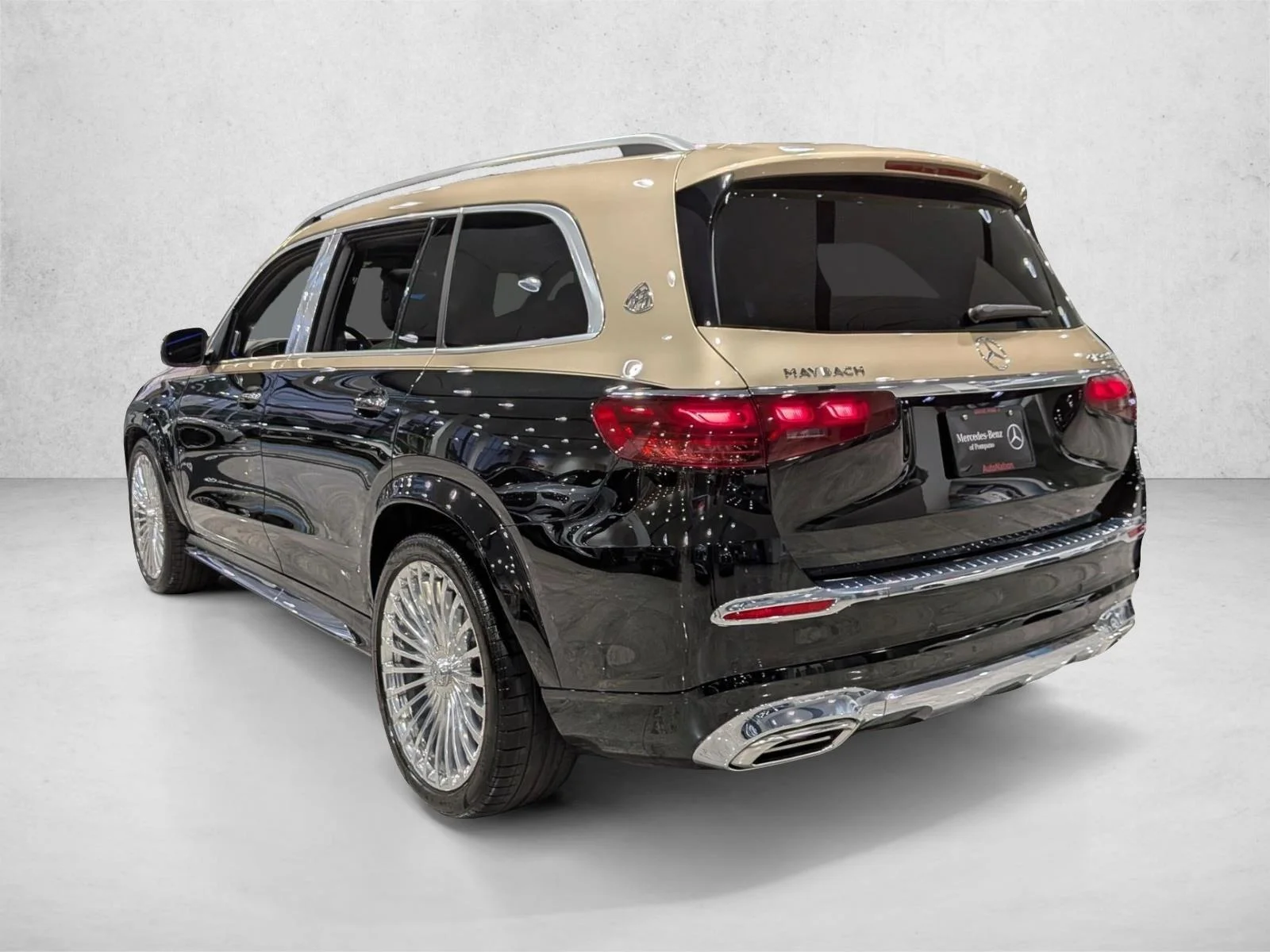 Used 2024 Obsidian Black Metallic Mercedes-Benz Maybach GLS 600 image 8
