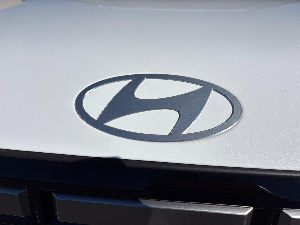 New 2027 White Hyundai SE AWD image 9
