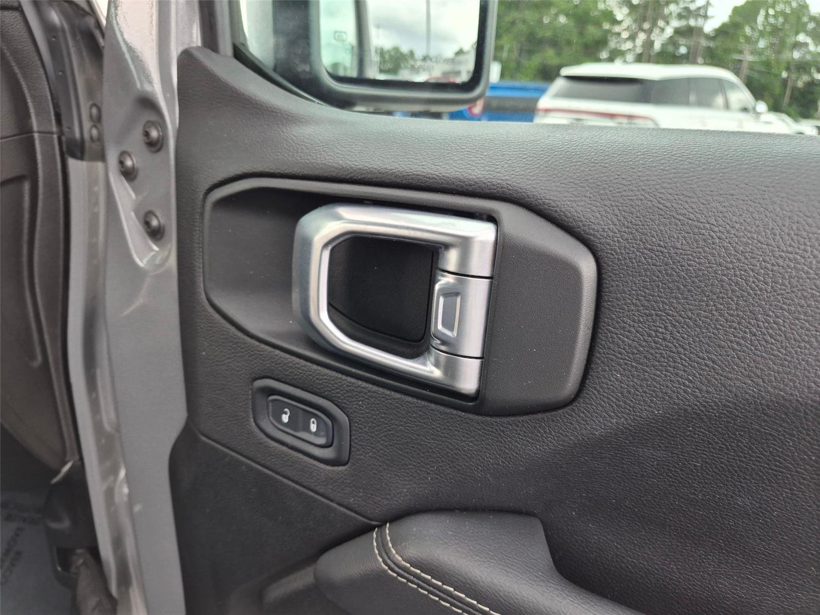 Used 2022 Sting-Gray Clearcoat Jeep Unlimited Sahara image 31