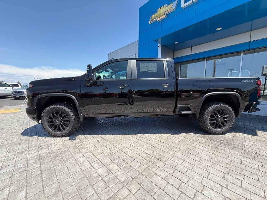 2026 Chevrolet Silverado 2500 HD LT view 7
