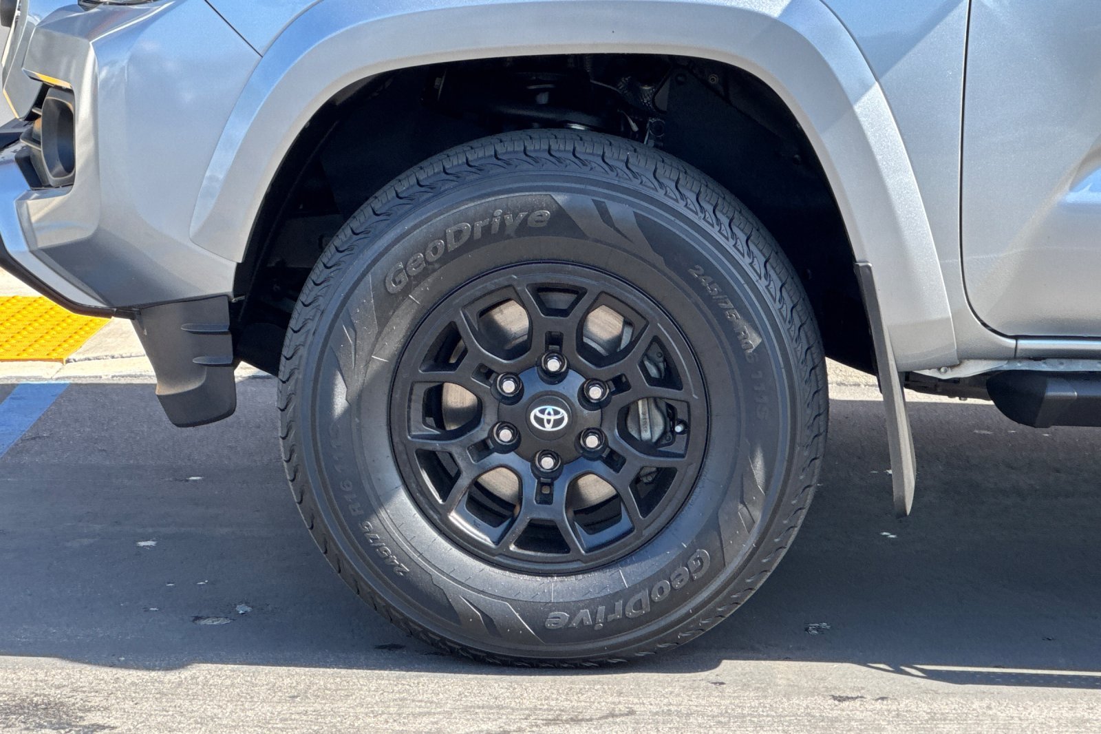 Certified Used 2022 Silver Toyota SR5 image 33