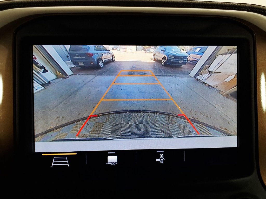 Used 2019 IRIDESCENT PEARL TRICOAT Chevrolet High Country image 11