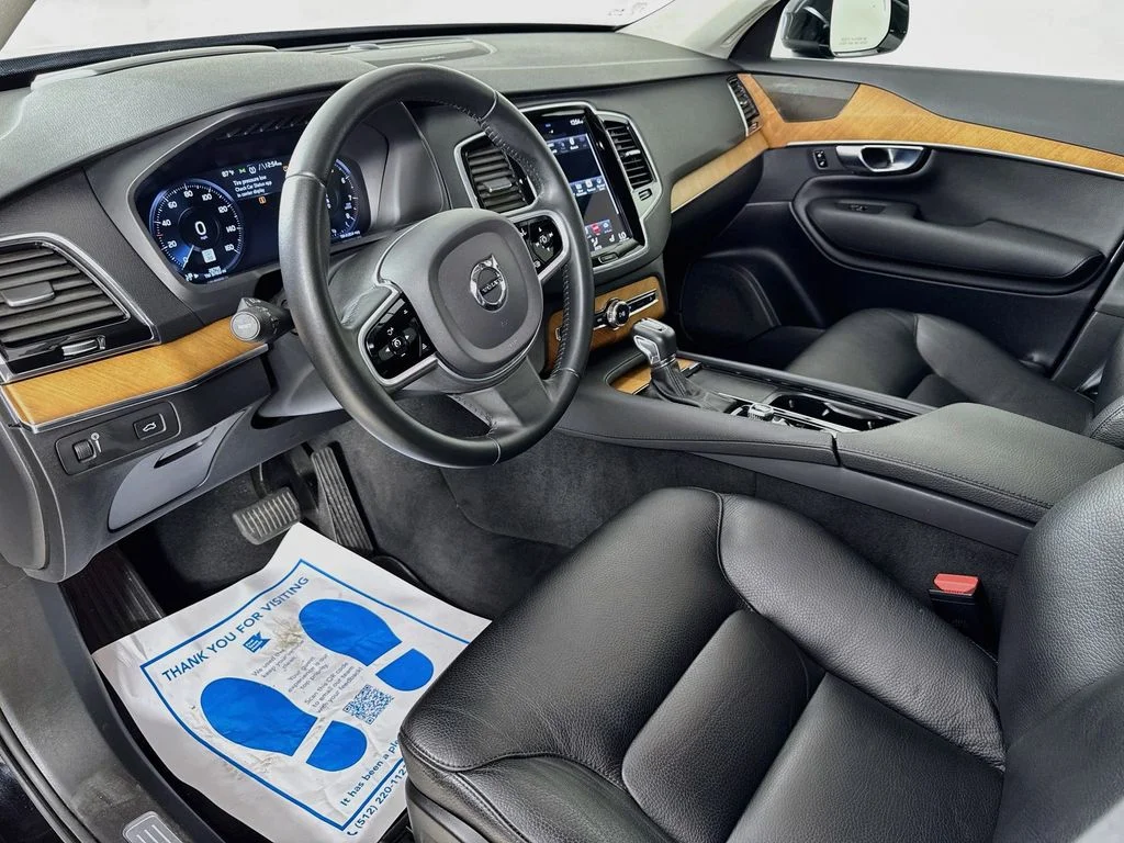 Used 2021 Onyx Black Metallic Volvo T6 Momentum image 11