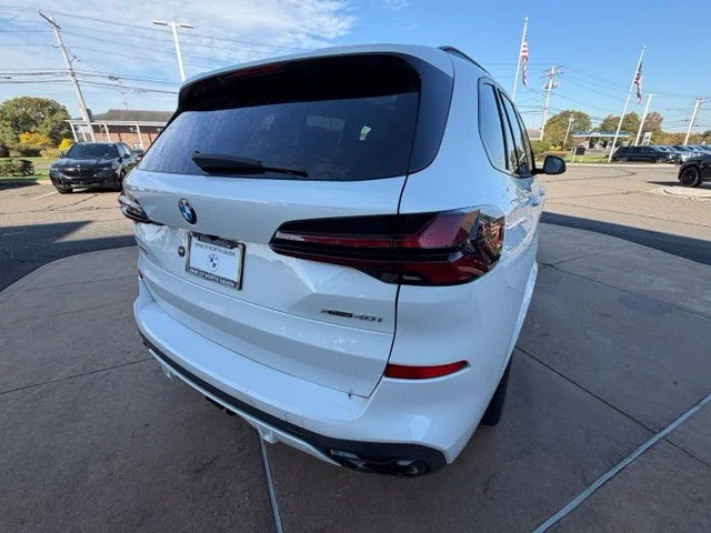 Used 2024 White BMW xDrive40i image 5
