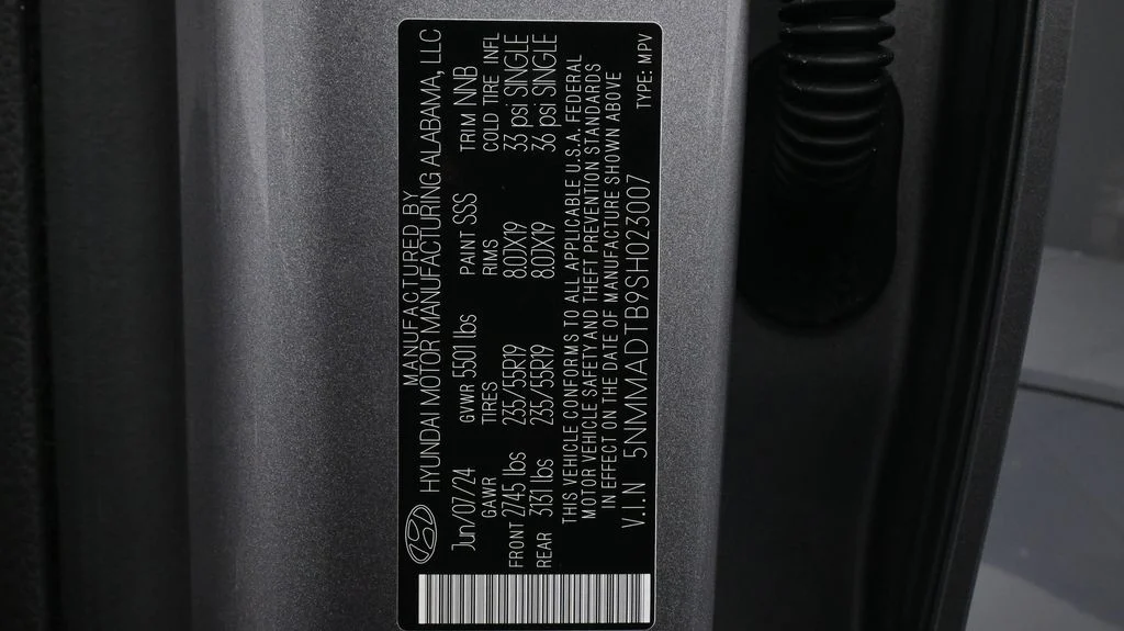 Certified Used 2025 Silver Genesis 2.5T image 24