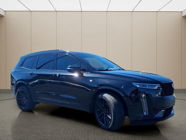 Used 2020 Black Cadillac Sport image 4