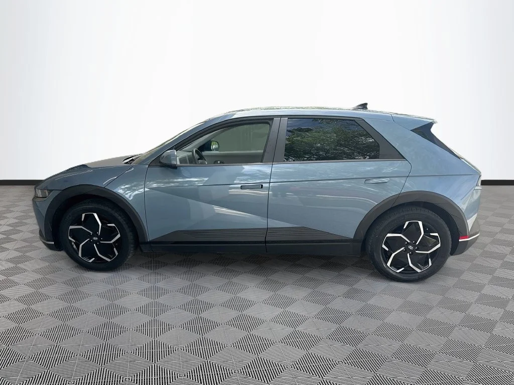 Used 2024 Blue Hyundai SEL image 9